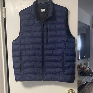 32 Degrees Navy Quilted Vest Nice Vest size XL Will Fit 2x